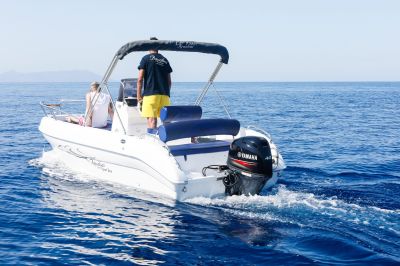 Стъклопластова Лодка 5.5м AQUABAT SPORT LINE 19